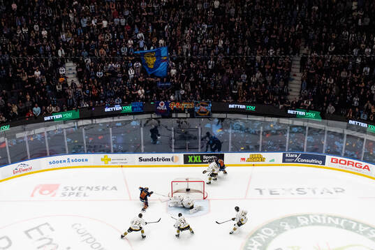 Djurgårdens Tyler Kelleher gör 2-4 bakom AIKs målvakt