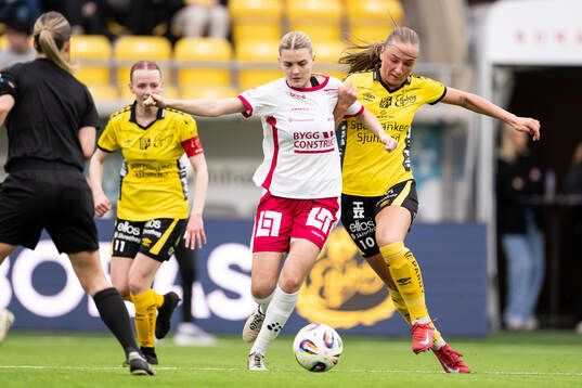 IK Uppsalas Olivia Mattsson och Elfsborgs Stina Jensen