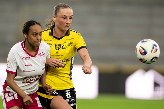 IK Uppsalas Arsema Weldai och Elfsborgs Stina Jensen