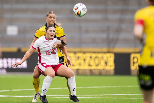 IK Uppsalas Amelia Olofsson och Elfsborgs Alice Broman