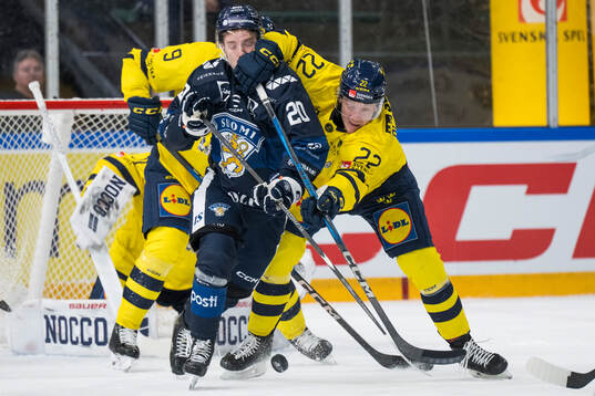 Viljami Marjala of Finland and Fredrik Olofsson of Sweden