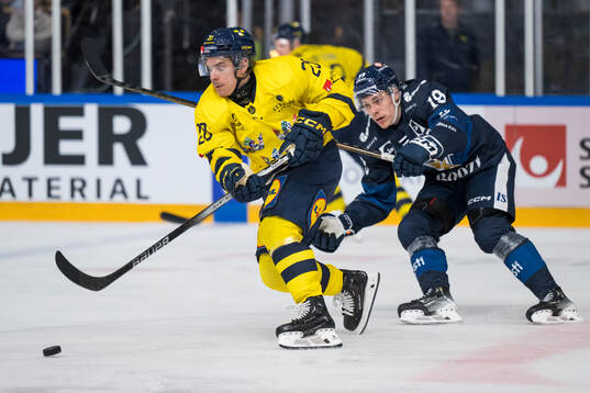 André Petersson of Sweden and Waltteri Merelä of Finland