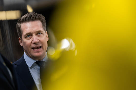 Head coach Sam Hallam of Sweden