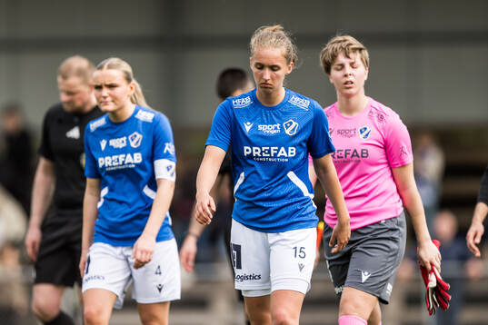 Bläddra bland fler bilder av Fotboll, Div 1 södra, dam, Halmstad - IK Zenith