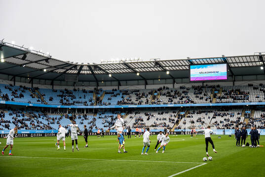 Malmö FFs spelare värmer upp