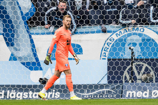 Malmö FFs målvakt Ricardo Friedrich deppar