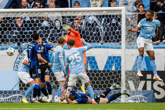 Malmö FFs målvakt Ricardo Friedrich släpper in 0-1
