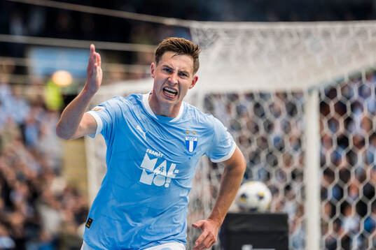 Malmö FFs Lasse Berg Johnsen jublar