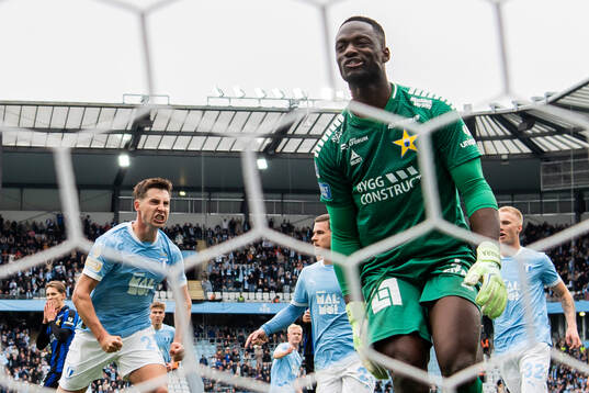 Malmö FFs Lasse Berg Johnsen jublar