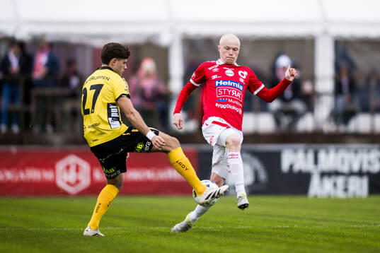 Elfsborgs Besfort Zeneli och Degerfors Marcus Rafferty