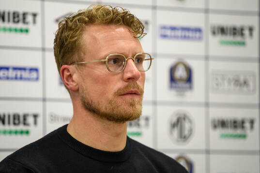 Elfsborgs tränare Oscar Hiljemark  på presskonferensen