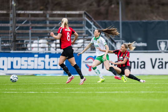 Hammarbys Bella Andersson och Brommapojkarnas Tuva Ölvestad