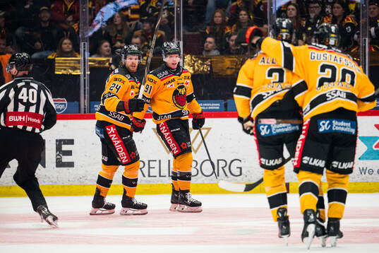 Luleås Brian O'neil jublar