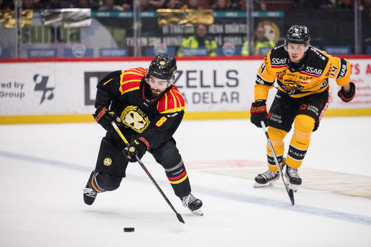Brynäs Bobby Trivigno och Luleås Jonas Berglund