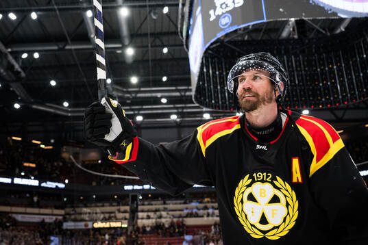 Brynäs Anton Rödin jublar