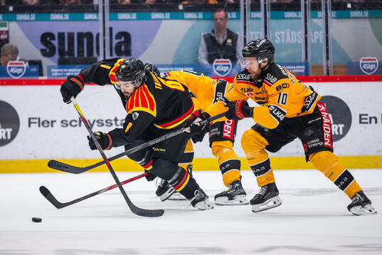 Brynäs Bobby Trivigno och Luleås Einar Emanuelsson