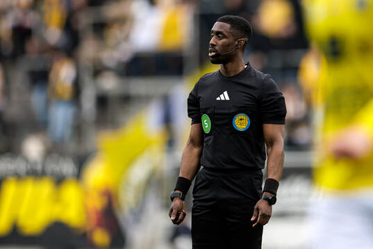 Domare Fredrik Oppong