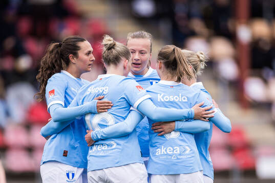 Malmö FFs Tuva Skoog jublar med Isabella DCAquila och Sara