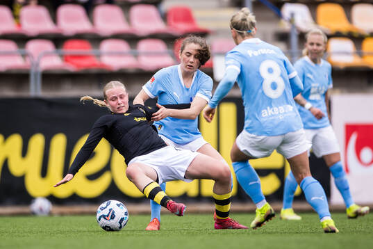 AIKs Nova Selin och Malmö FFs Matilda Kristell