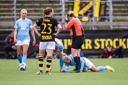 Malmö FFs Mia Persson har ont