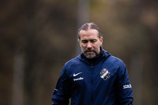 AIKs tränare Lukas Syberyjski deppar