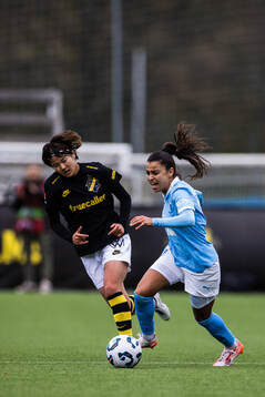 Malmö FFs Ines Belloumou och AIKs Haruna Tabata