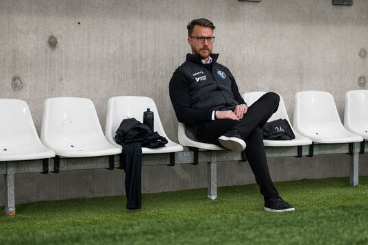 Växjö DFFs huvudtränare Olof Unogård