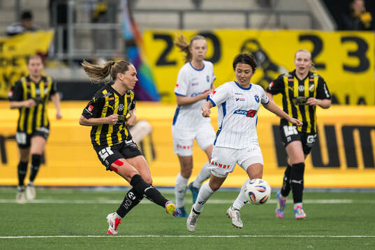 Häckens Elin Rubensson och Växjö DFFs Miho Kamogawa