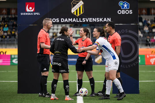 Häckens Tabby Tindell och Växjö DFFs Josefin Harrysson
