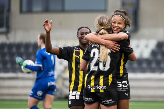 Häckens Monica Jusu Bah, Alice Bergström och Felicia