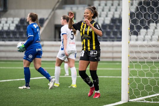 Häckens Felicia Schröder jublar