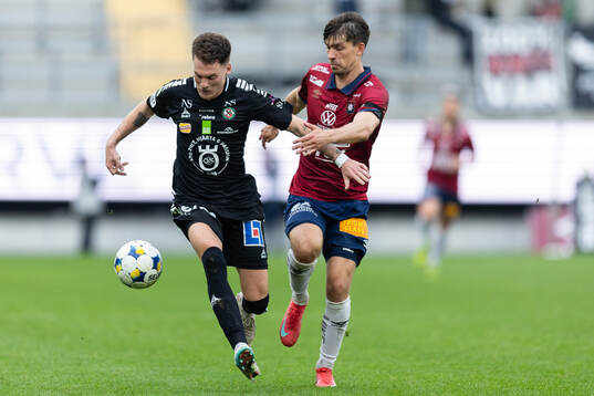 Örebros Samuel Kroon och Örgrytes Daniel Paulson