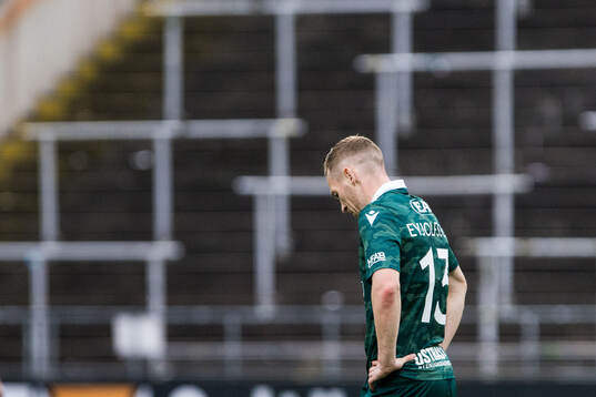 Halmstads Gisli Eyjolfsson deppar