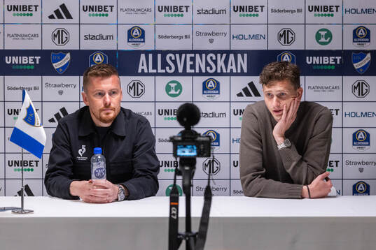 Halmstads huvudtränare Johan Lindholm och IFK Norrköpings
