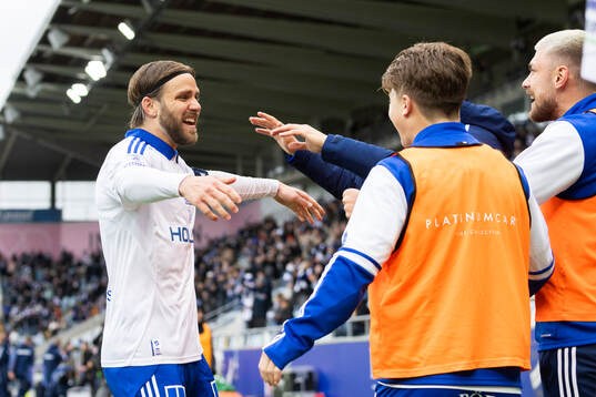 IFK Norrköpings Christoffer Nyman jublar med lagkamrater