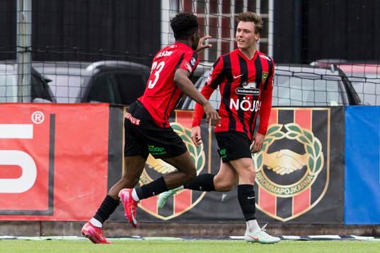 Brommapojkarnas Kaare Brøckner Barslund jublar