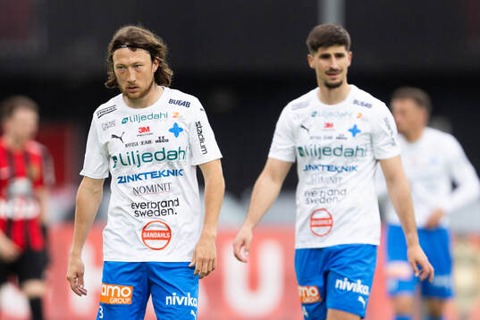 Värnamos Axel Björnström och Emin Grozdanic deppar
