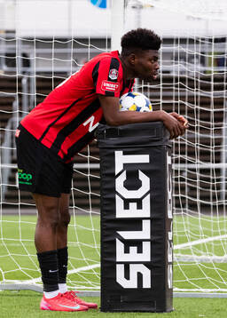 Brommapojkarnas Ezekiel Alladoh deppar