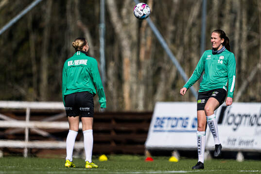 Sigrid Bloch-Hansen of KIL/Hemne warms up