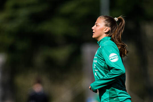 Hanna Bråten Gravem of HamKam warms up