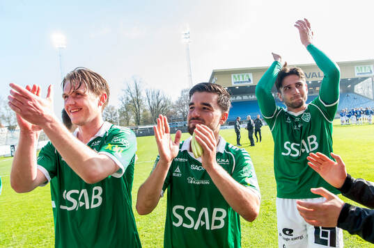 Brages Haris Brkic och Filip Trpcevski jublar