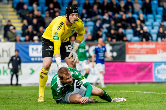 Brages målvakt Viktor Frodig och Alexander Zetterström