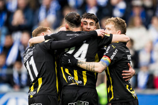 Häckens Srdjan Hrstic jublar