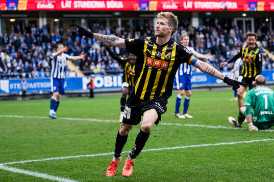 Häckens Simon Gustafson jublar