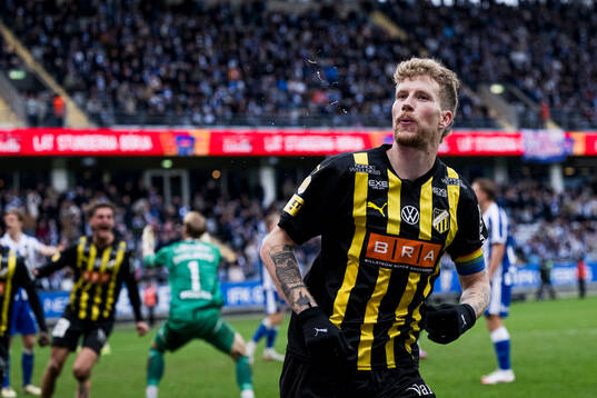 Häckens Simon Gustafson jublar