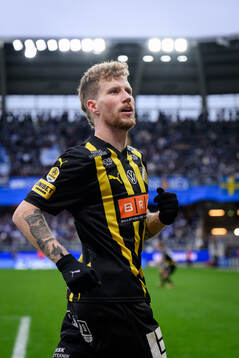 Häckens Simon Gustafson jublar