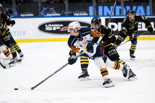 Djurgårdens Victor Eklund och AIKs Macoy Erkamps