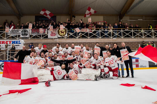 Troja/Ljungbys spelare jublar
