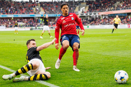 AIKs Áron Csongvai och Östers Lukas Bergquist