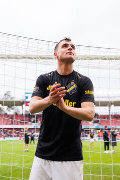 AIKs Áron Csongvai jublar